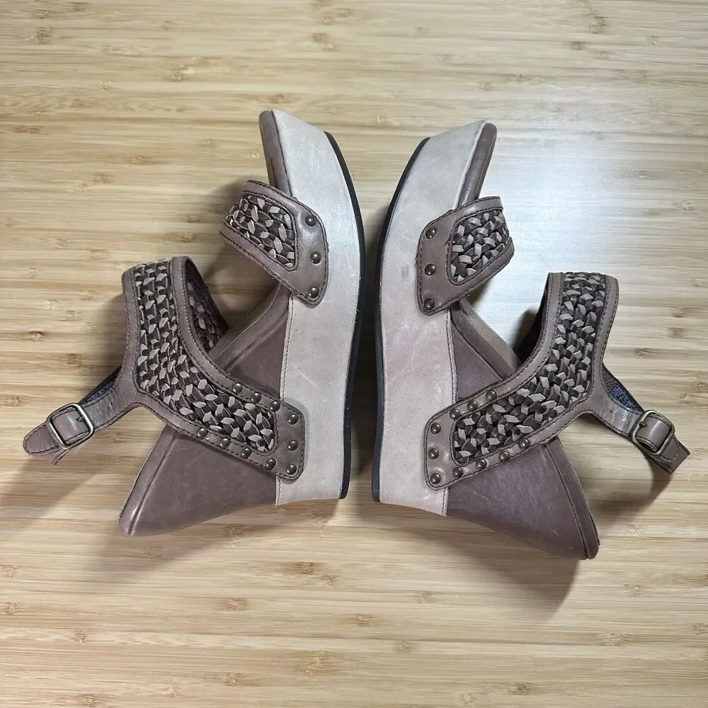 UGG Assia Leather Wedge Sandals Woven Casual Boho Studded Chocolate Brown Sz 6.5